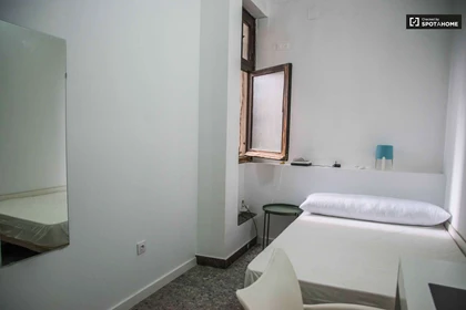 Quarto para alugar com cama de casal em Valencia