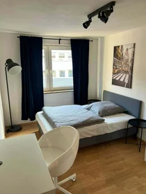 Chambre privée à Charlottenstraße, 70182 Stuttgart, Germany, image 1 de 5
