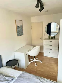 Chambre privée à Charlottenstraße, 70182 Stuttgart, Germany, image 2 de 5
