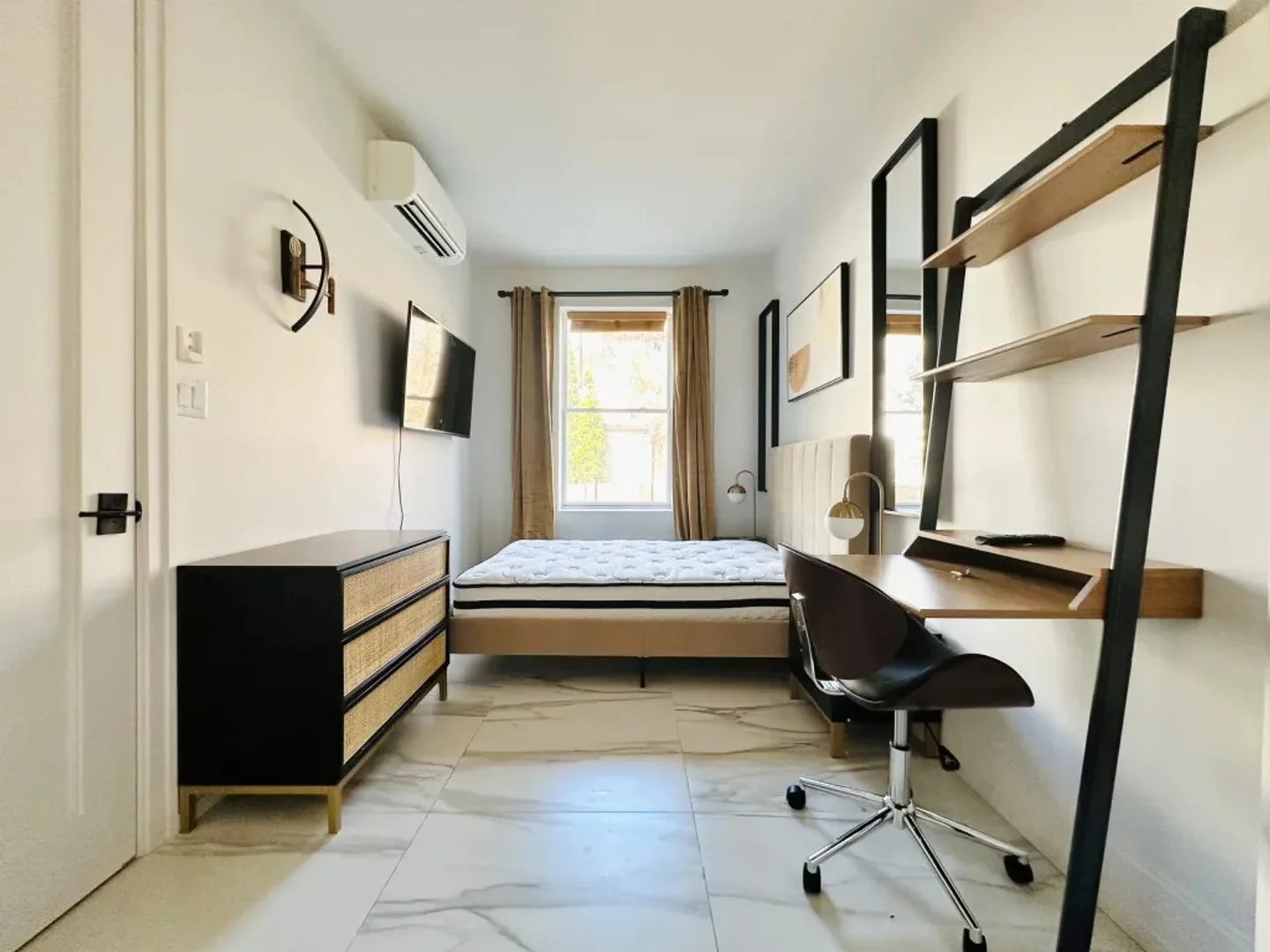 987 Willoughby Avenue,  1C, Bushwick, New York, NY, 11221