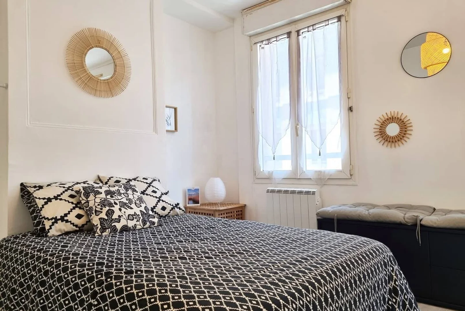 Quarto de estudante económico perto do campus em 
