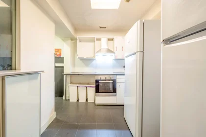 Habitación privada en R. Alm. Barroso 9 1e, 1000-090 Lisboa, Portugal, imagen 17 de 27