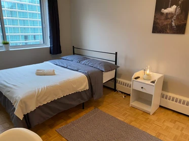 Room for rent with double bed Montreal