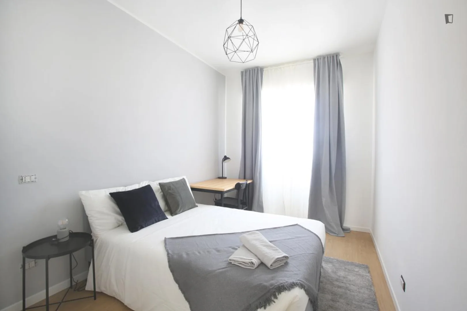 Quarto acolhedor para estudantes disponível em 