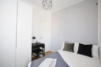 Renting rooms by the month in {area}