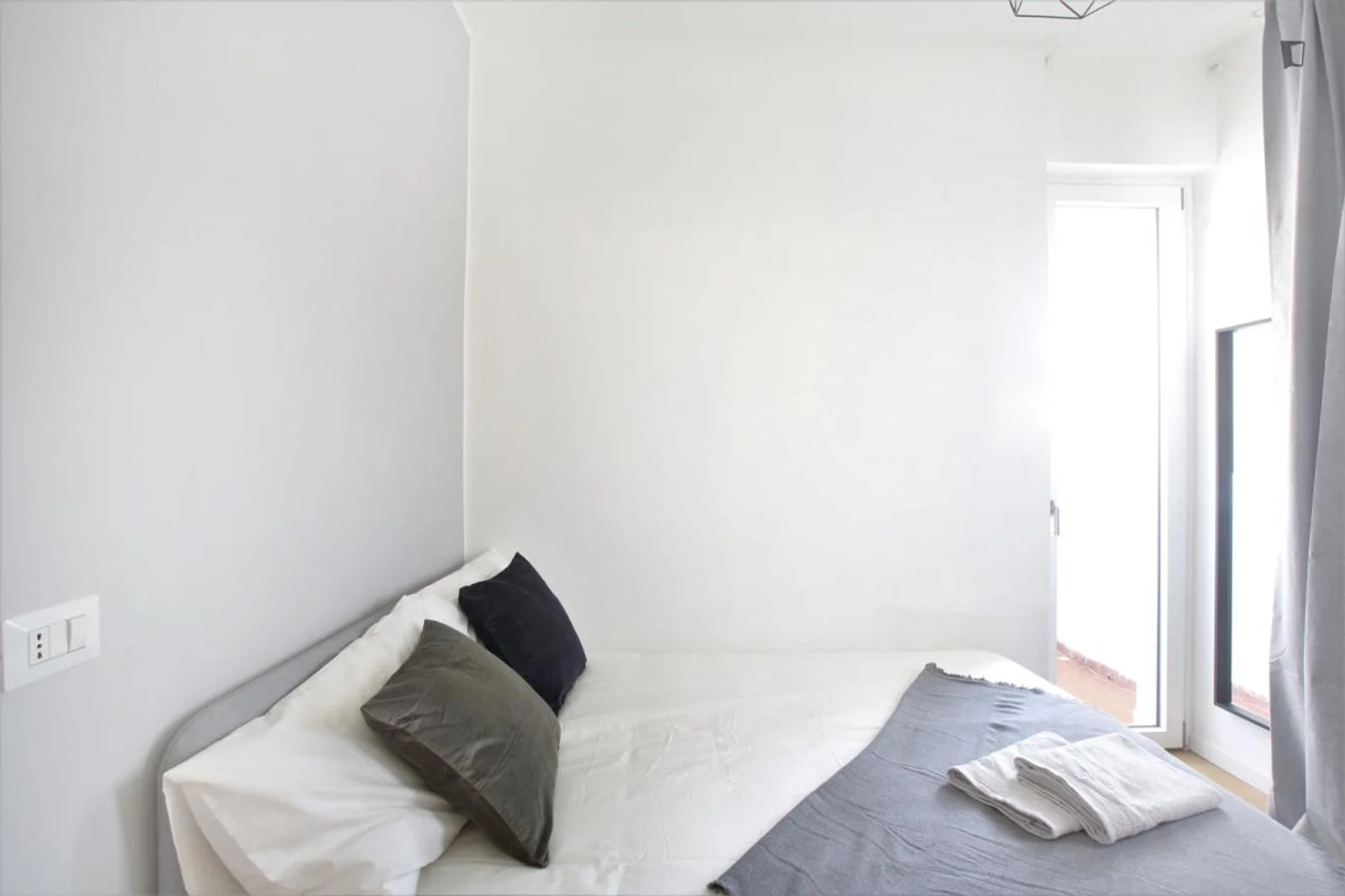Economical student room with convenient location in 