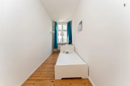 Private room at Boxhagener Str., image 13 of 20