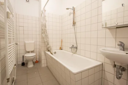 Private room at Boxhagener Str., image 9 of 20