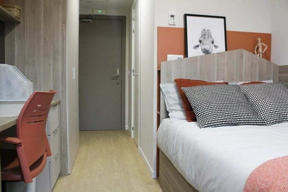 Alojamiento con 3 habitaciones en Pamplona/iruña