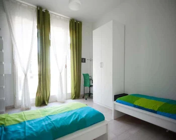 Habitación privada en Piazza Manfredi Azzarita, 4, 40122 Bologna BO, Italy, imagen 3 de 29