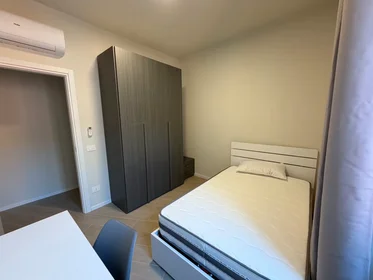 Stanza privata in Via Sopramuro, Centro Storico, immagine 1 di 10