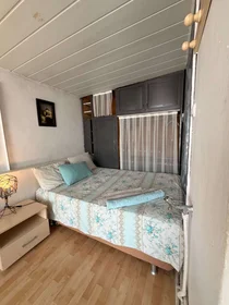 Chambre privée à Cihangir, image 1 de 10