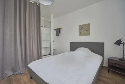 Room for rent with double bed Reims