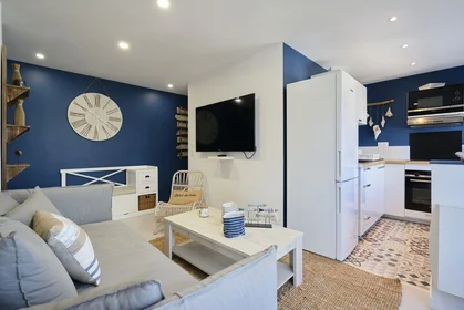 Quarto privado em 25 rue voltaire, imagem 1 de 10