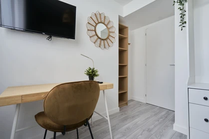 Private room at 20 rue Guillemets, image 22 of 25
