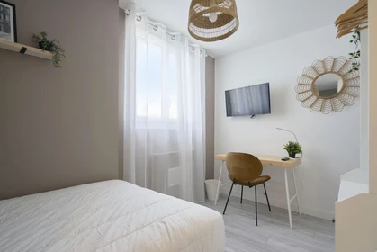 Private room at 20 rue Guillemets, image 24 of 25