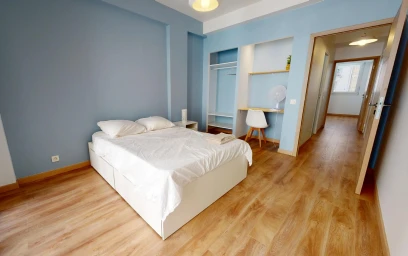 Privatzimmer in der 26 Rue Trachel, bild 3 von 32