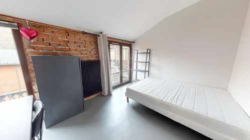 Cheap private room in Saint-etienne