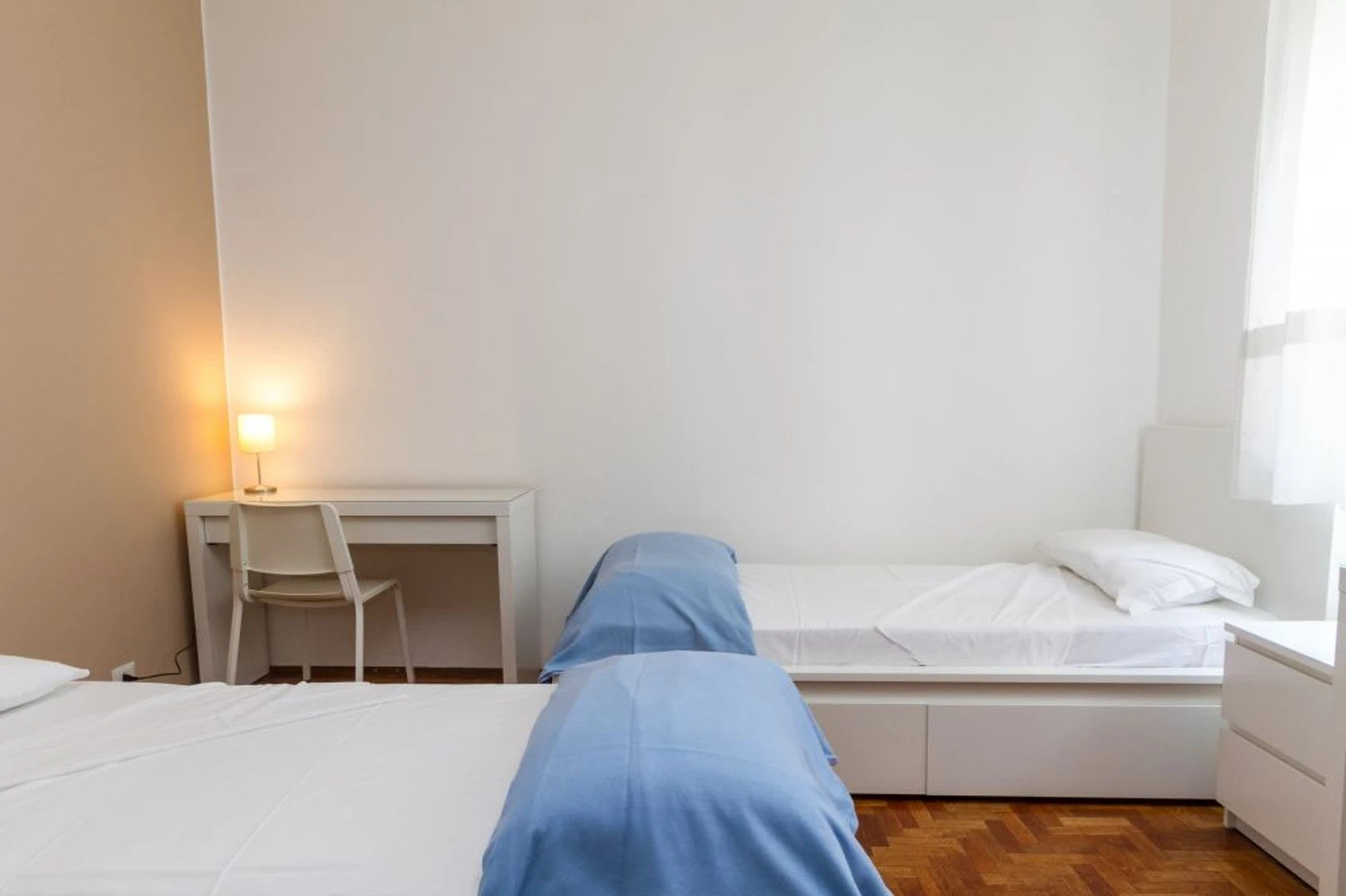 Shared room in 3-bedroom flat milano