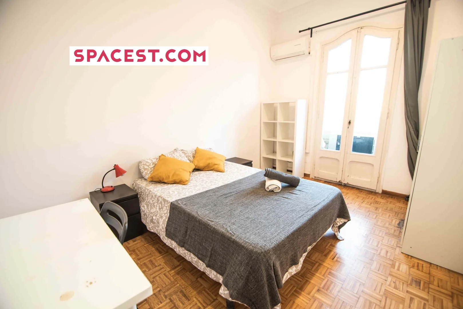 Habitación acogedora para estudiantes disponible en 