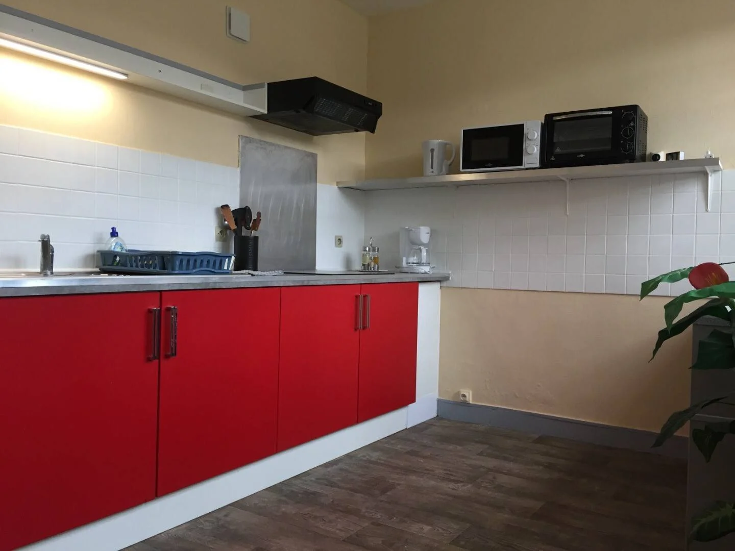 Room for rent in student apartment in , fully furnished