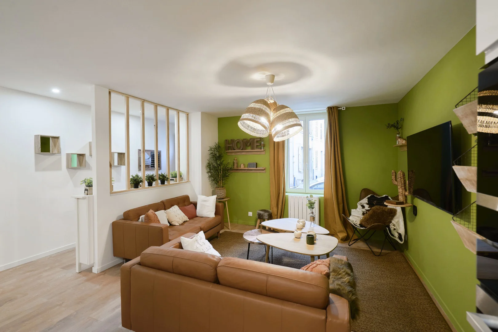 Habitación asequible para estudiantes con buena iluminación en