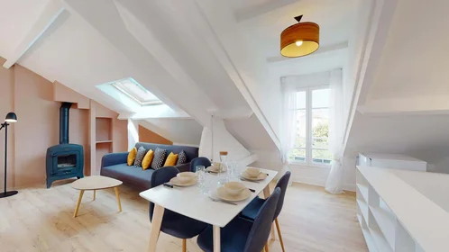 Private room at 4 boulevard Jules Guesde Saint-Denis 93200 FR, image 3 of 16