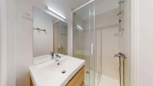 Private room at 4 boulevard Jules Guesde Saint-Denis 93200 FR, image 8 of 16