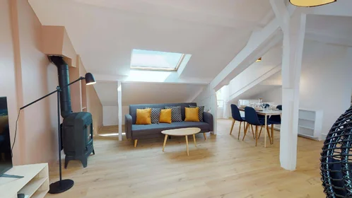 Private room at 4 boulevard Jules Guesde Saint-Denis 93200 FR, image 10 of 16