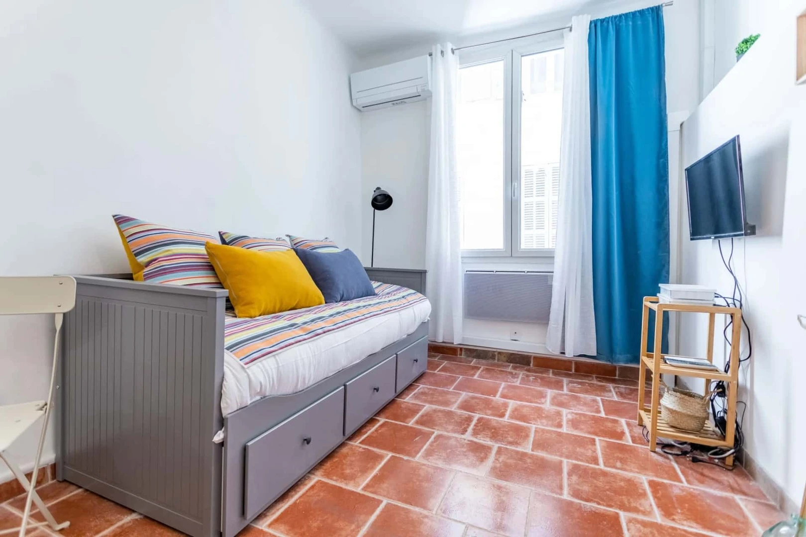 Apartamento totalmente mobilado em Marselha