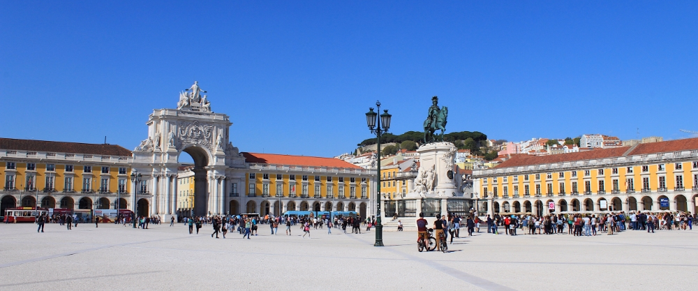 Vista de la Plaza de Comercio en Lisboa, uno de los puntos históricos y turísticos más visitados de la capital portuguesa.
